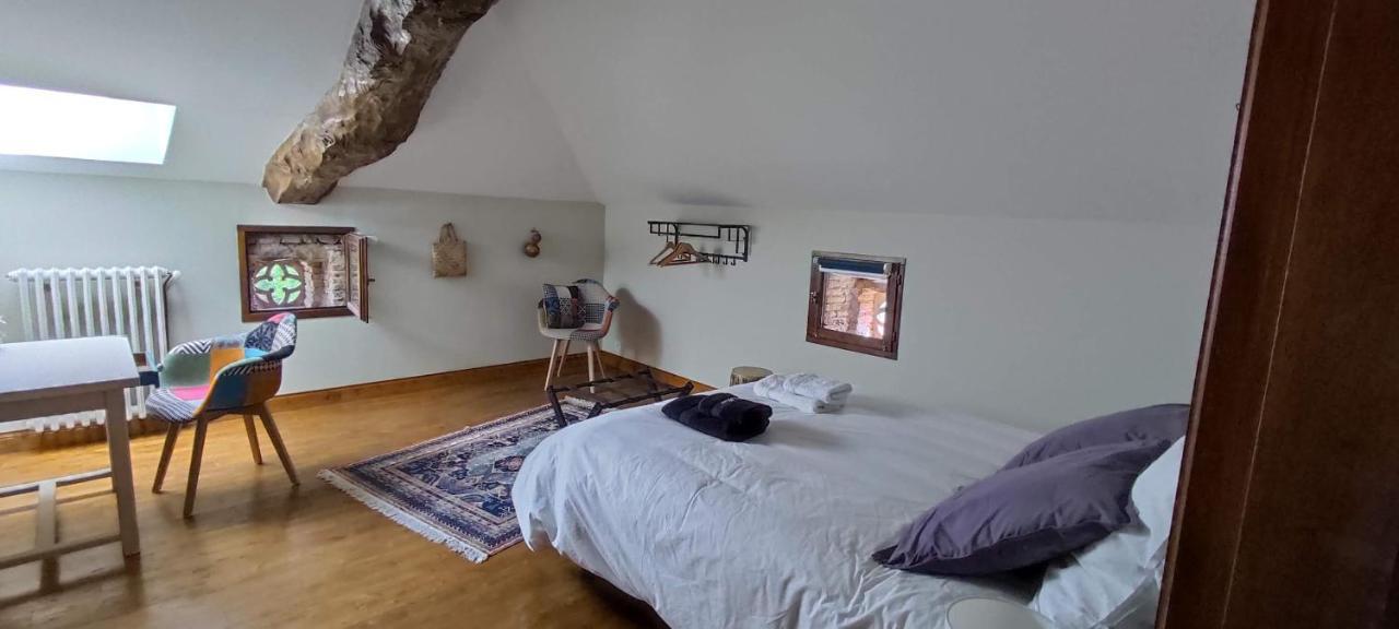 Domaine Les Garrigues Bed & Breakfast Puygaillard-de-Quercy Екстериор снимка