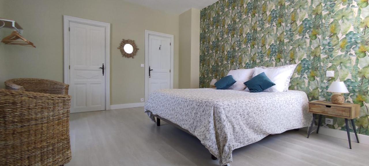 Domaine Les Garrigues Bed & Breakfast Puygaillard-de-Quercy Екстериор снимка