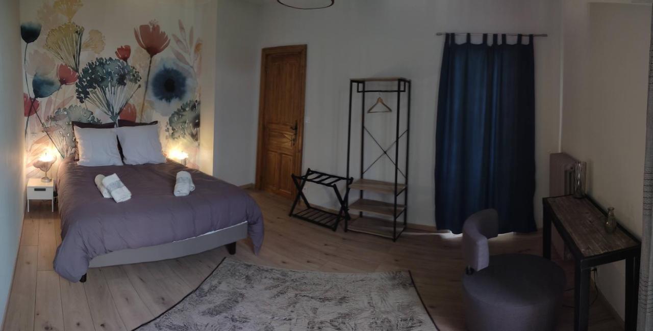 Domaine Les Garrigues Bed & Breakfast Puygaillard-de-Quercy Екстериор снимка