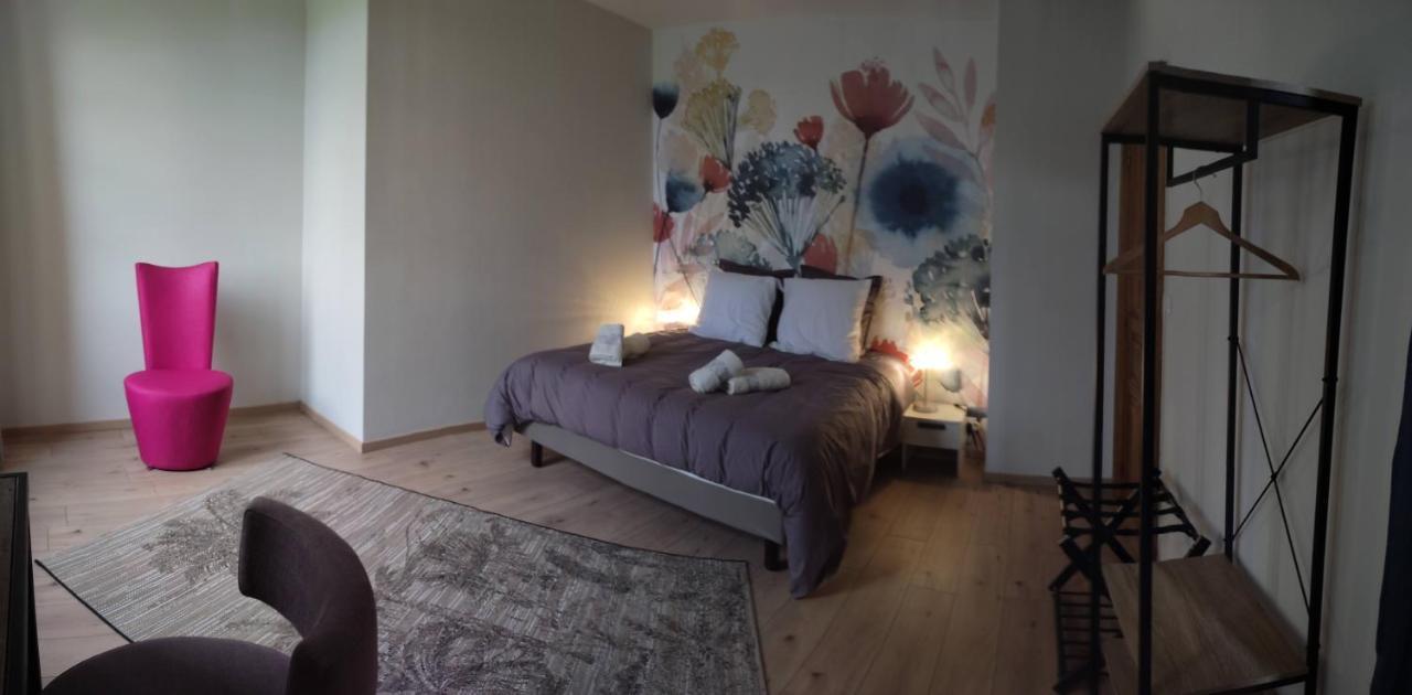 Domaine Les Garrigues Bed & Breakfast Puygaillard-de-Quercy Екстериор снимка
