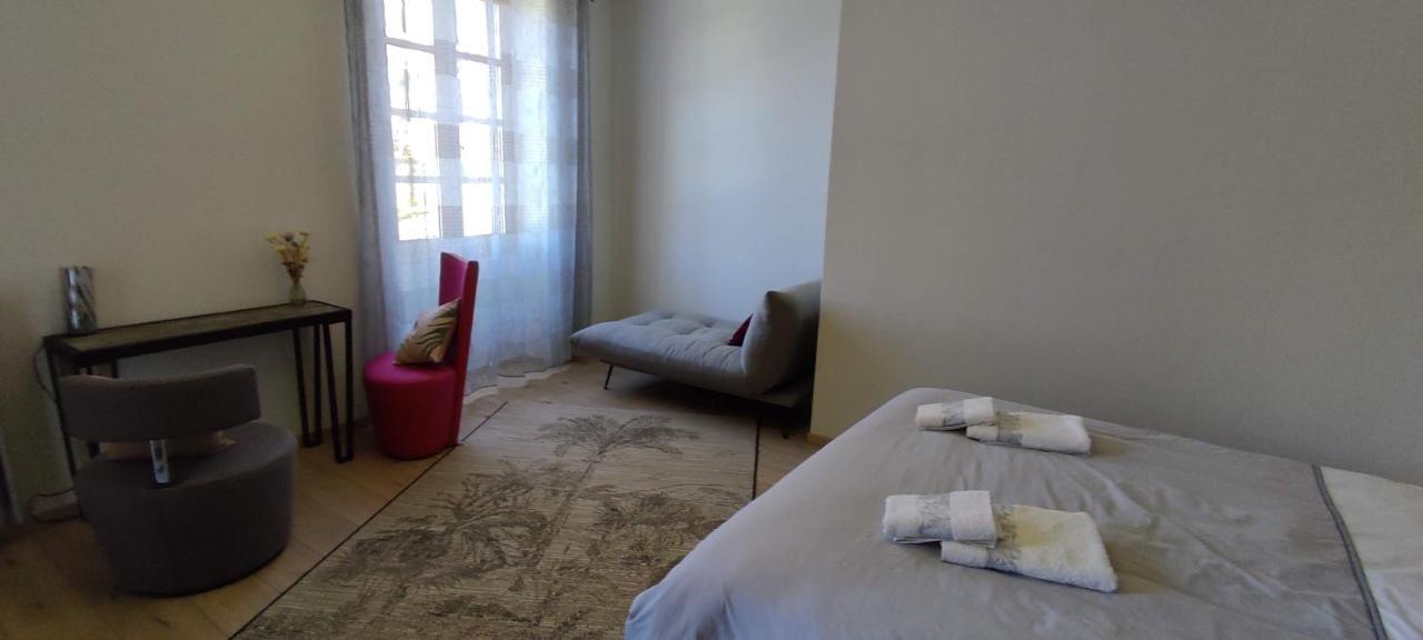 Domaine Les Garrigues Bed & Breakfast Puygaillard-de-Quercy Екстериор снимка