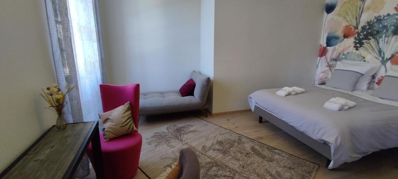 Domaine Les Garrigues Bed & Breakfast Puygaillard-de-Quercy Екстериор снимка