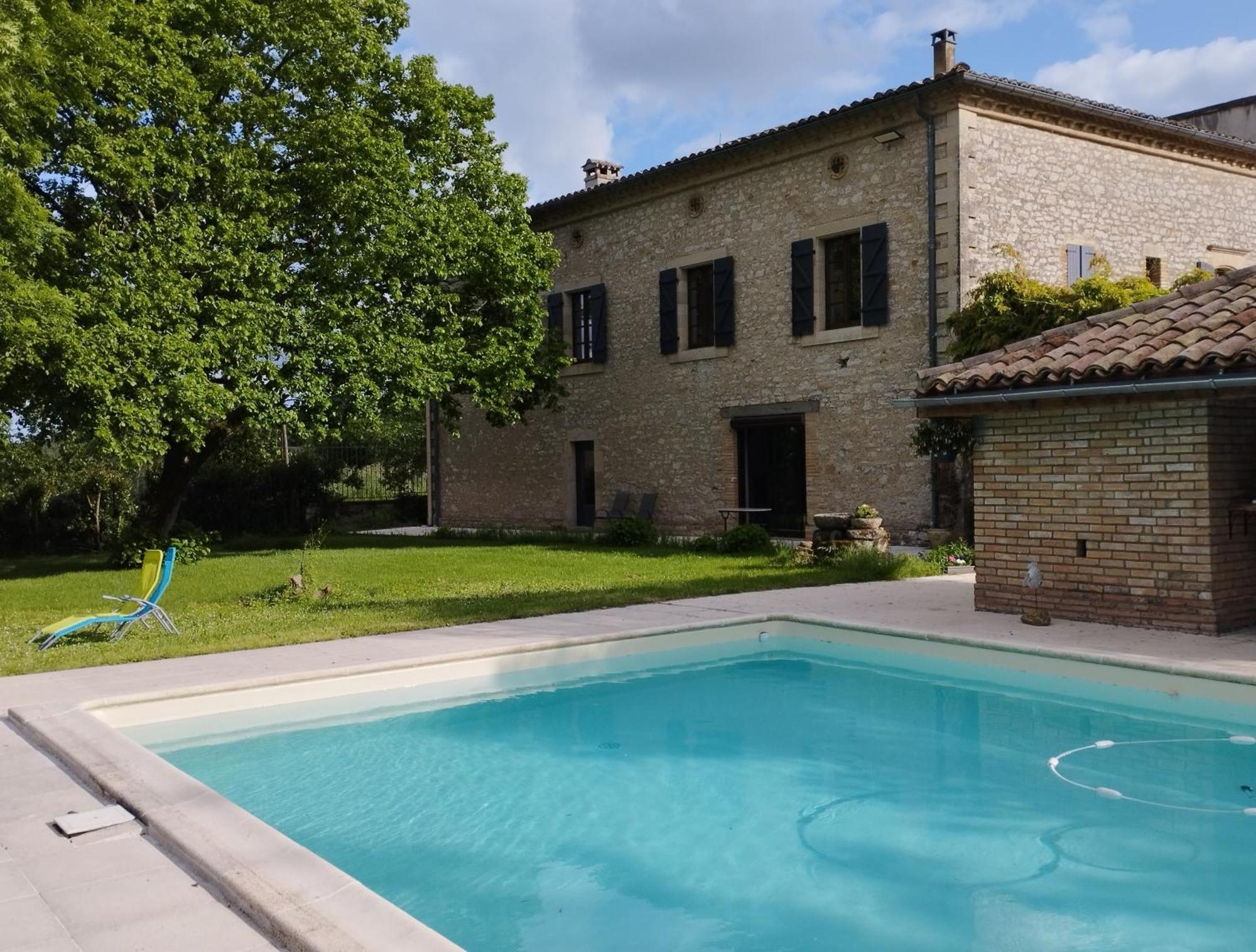 Domaine Les Garrigues Bed & Breakfast Puygaillard-de-Quercy Екстериор снимка
